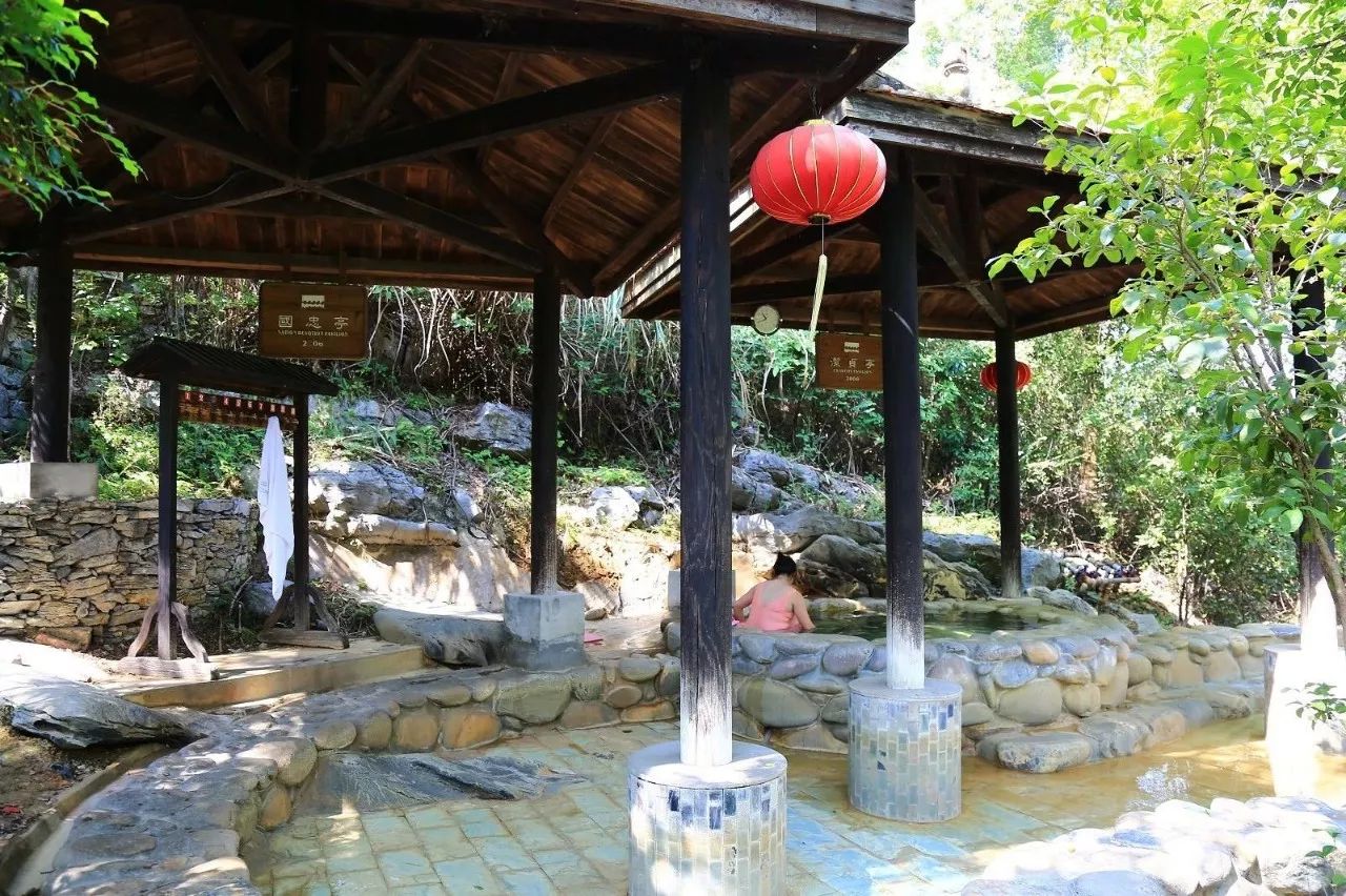 广东最大溶洞,广东洞中温泉