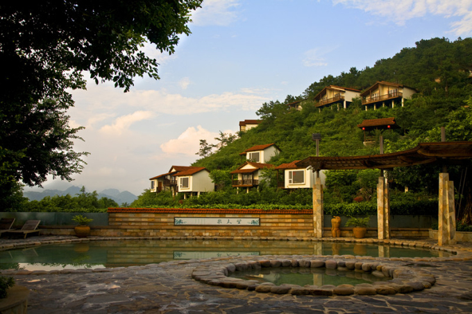 广东最大溶洞,广东洞中温泉