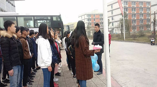 成都西翔航空学校好吗,成都西翔航空学校校园