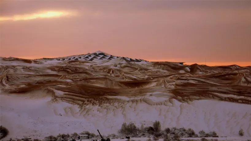 鑳藉湪娌欐紶鐪嬫槦绌虹殑閰掑簵,娌欐紶涓殑鑾茶姳閰掑簵