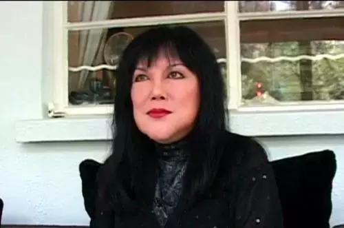 60元硅胶整容失败鼻歪脸斜，红极一时被封杀，如今自曝患癌