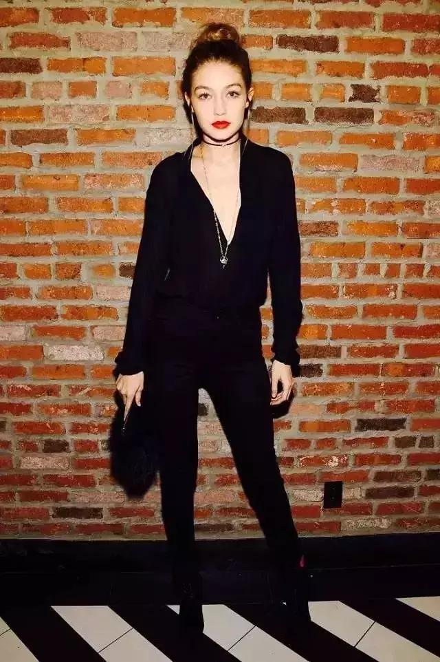 一根珍珠长款毛衣链怎么佩戴,长款珍珠毛衣链多种戴法