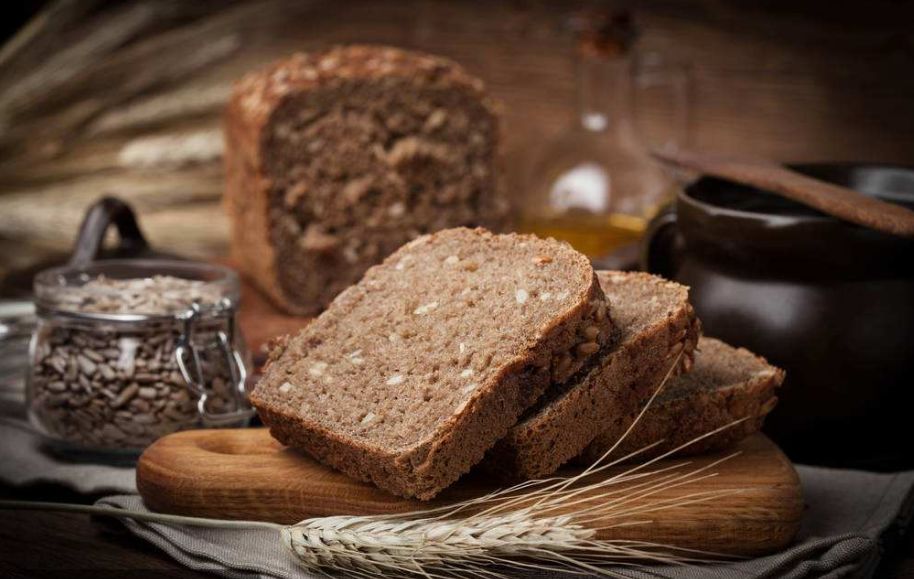 如何防治姨妈前长痘,怎么治疗姨妈痘