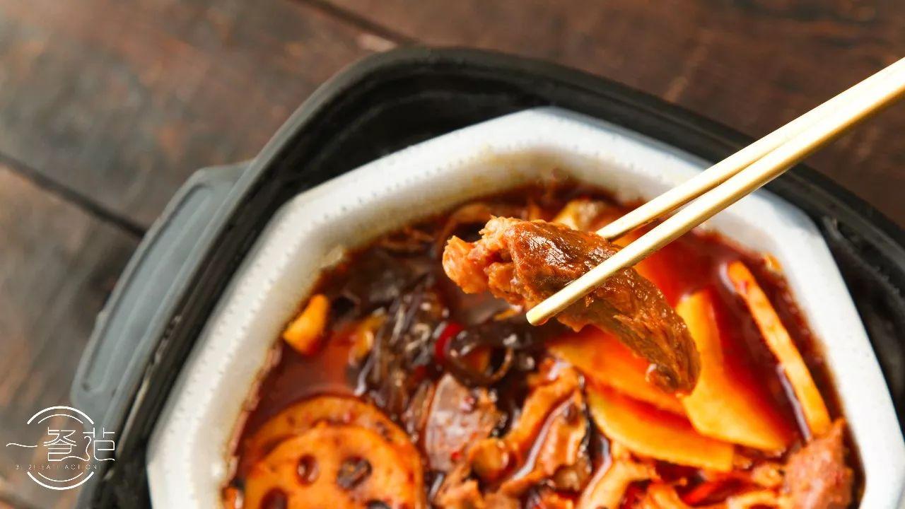 不用电不用火一瓶冷水吃火锅,不用热水就能煮的火锅