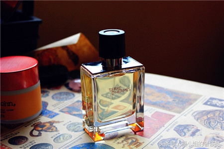 有着十足的荷尔蒙气息香水,蔚蓝男士香水桀骜不羁的自由气息