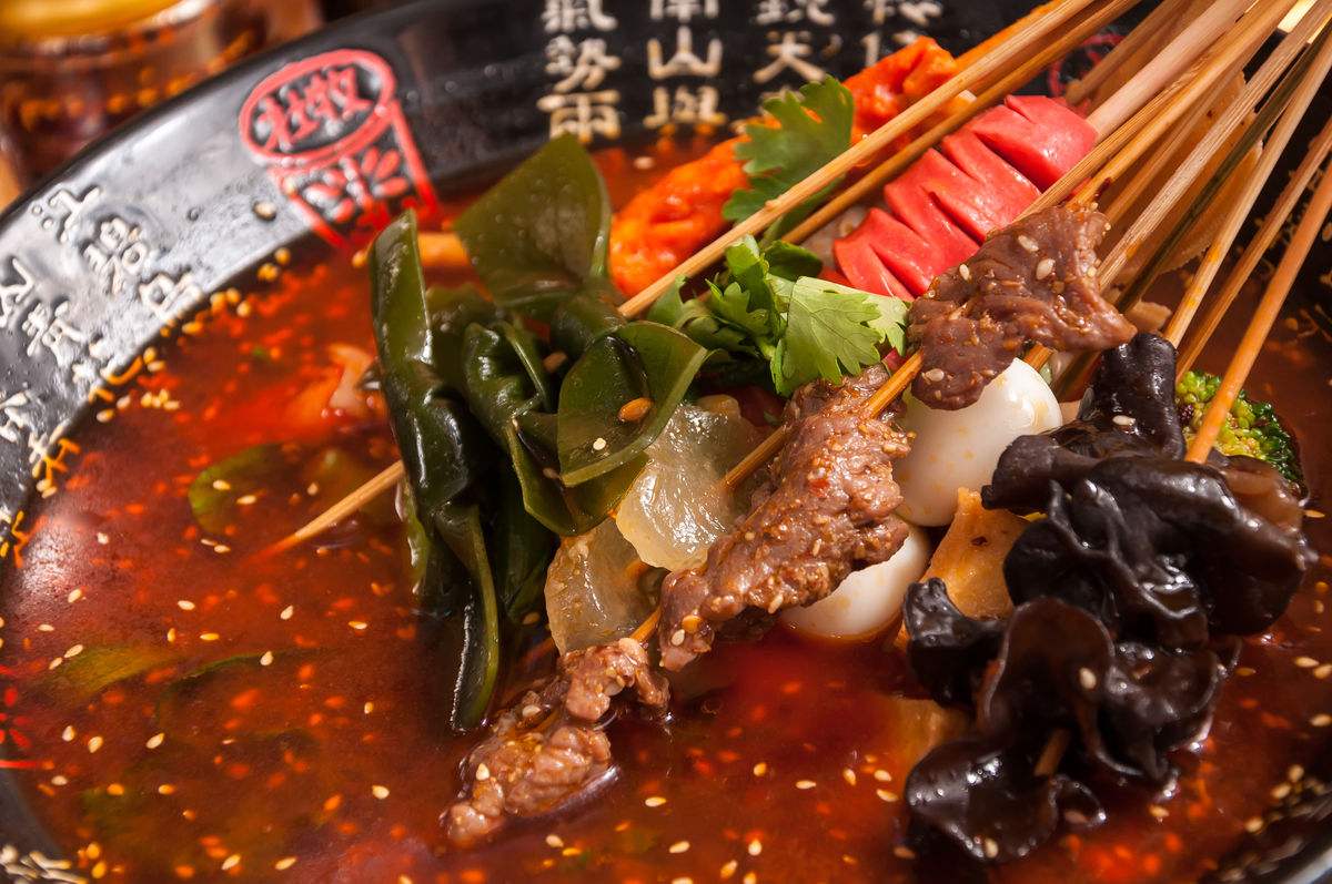 串串香投资加盟能做嘛,创业开一家串串香店