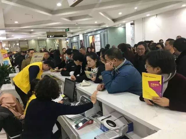 星高轮开业就是壕！5台iphone8、各种豪礼免费送！