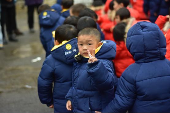 「SNG微公益」“爱心包”公益携手企鹅电竞主播温暖之行