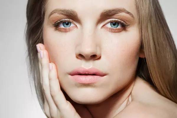 护肤品对皮肤有依赖吗,护肤品真的无法根治皮肤问题吗