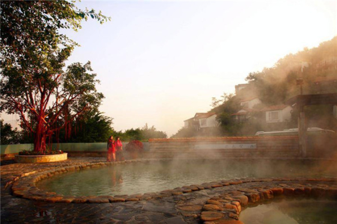 广东最大溶洞,广东洞中温泉