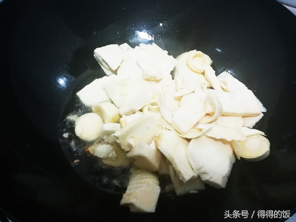 冬笋烧肉和腌菜的做法和步骤,冬笋挖回来怎么吃