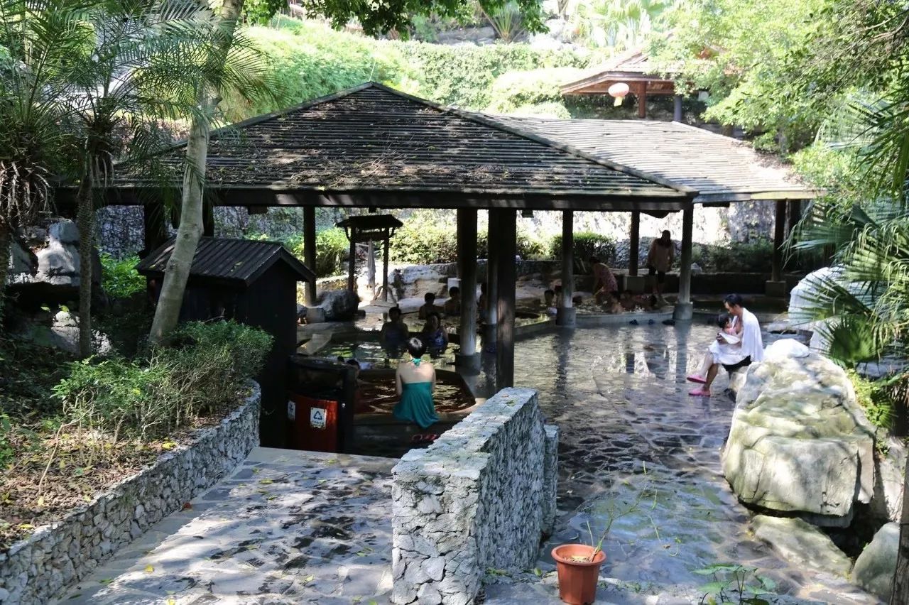 广东最大溶洞,广东洞中温泉