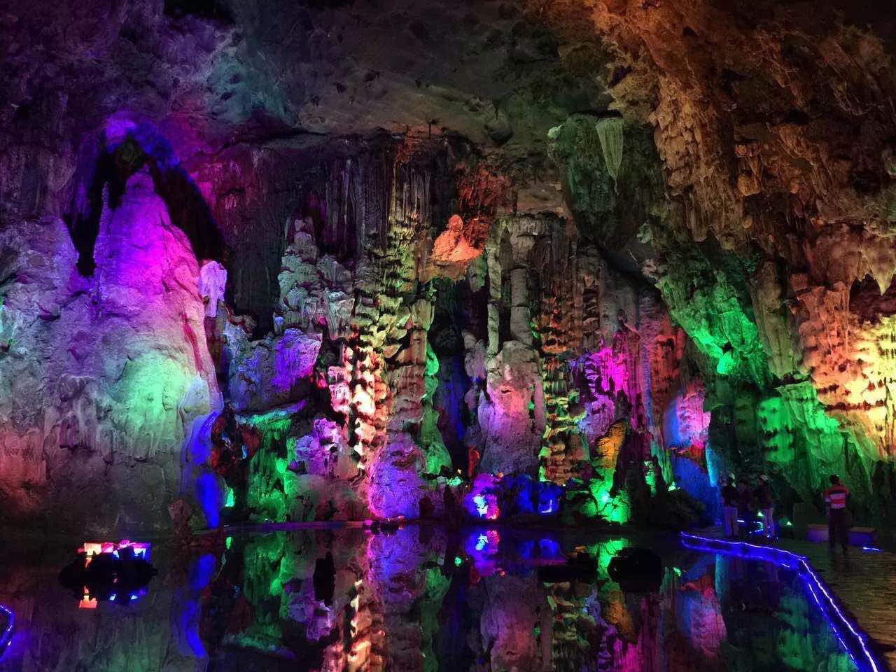 广东最大溶洞,广东洞中温泉