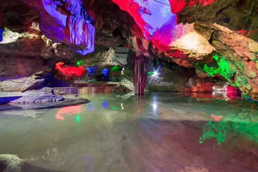 广东最大溶洞,广东洞中温泉