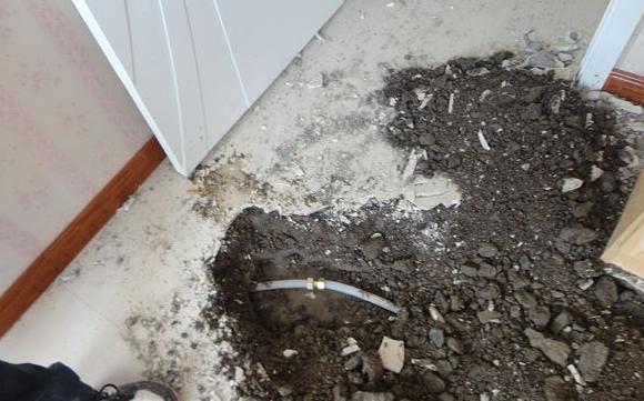 新房地暖漏水开发商怎样赔偿,新房地暖管漏水最好修补方法