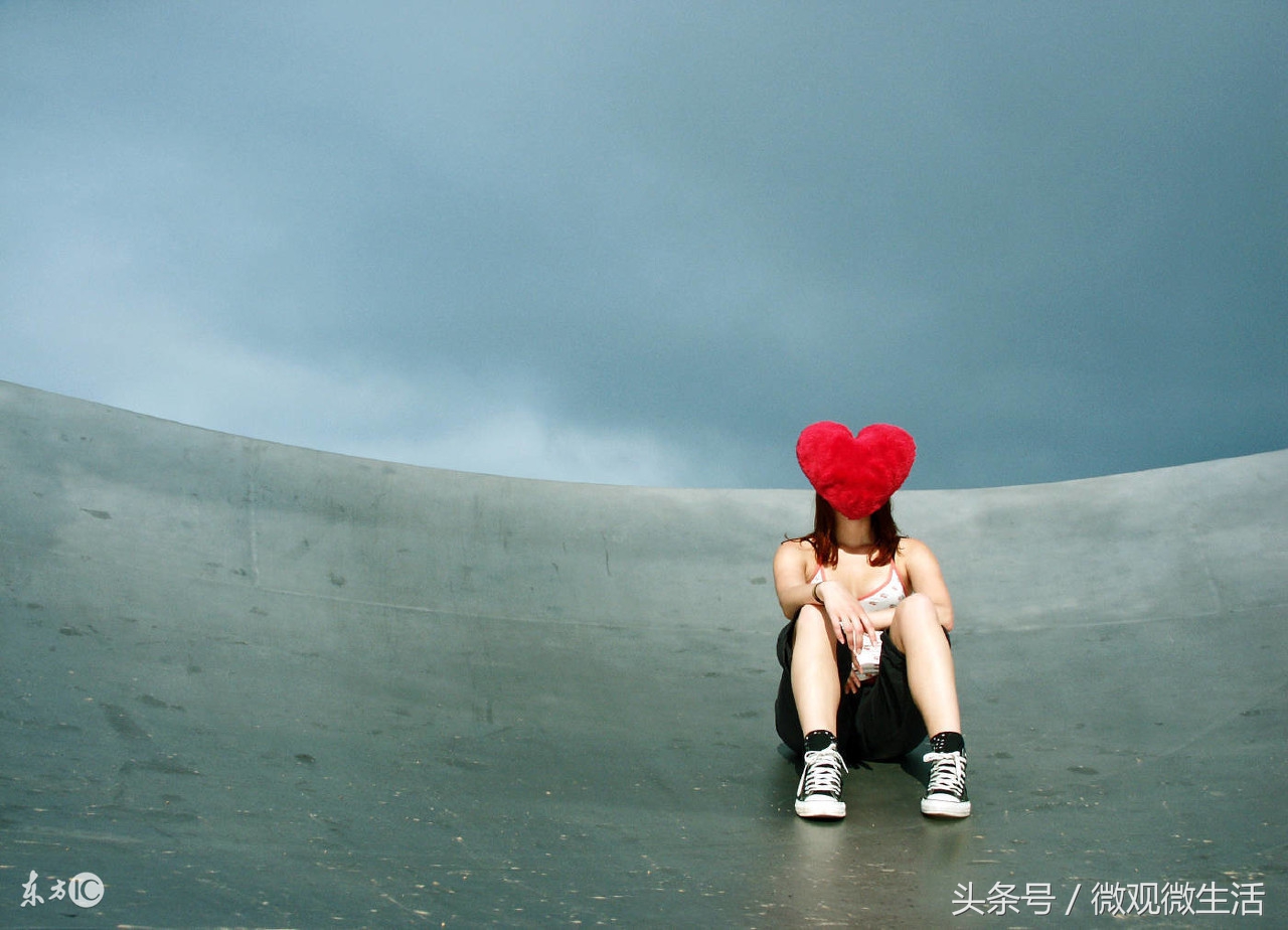 对于丑人细看是一种残忍怎么解读,钱钟书说丑人细看是一种残忍