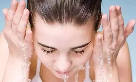 bb霜cc,bb霜cc霜素颜霜和粉底液的区别