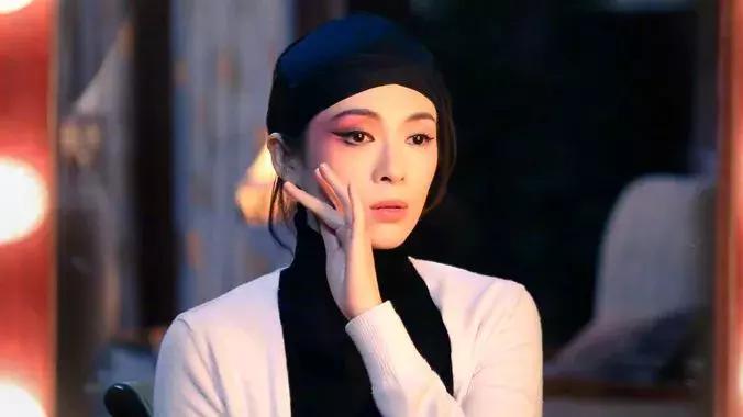 2017年,朋友圈里的人设太多,朋友都不够用了