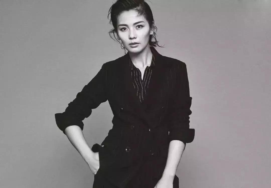 2017年,朋友圈里的人设太多,朋友都不够用了