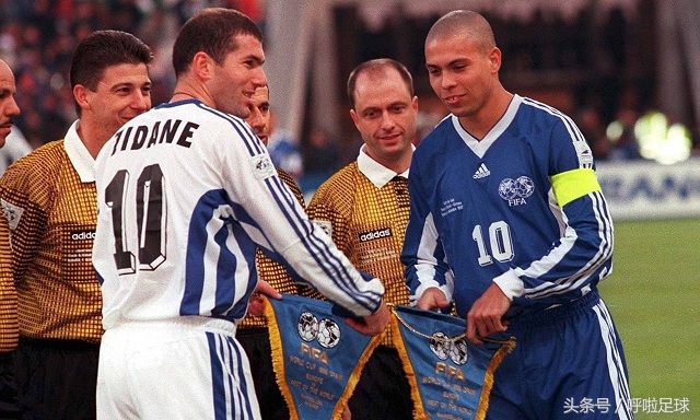 罗纳尔多的钟摆过人,外星人罗纳尔多钟摆过人