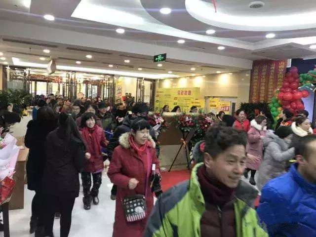 星高轮开业就是壕！5台iphone8、各种豪礼免费送！