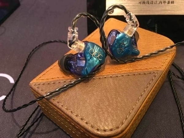 设备总价值超过80万，快来周六来发烧耳机俱乐部沙龙