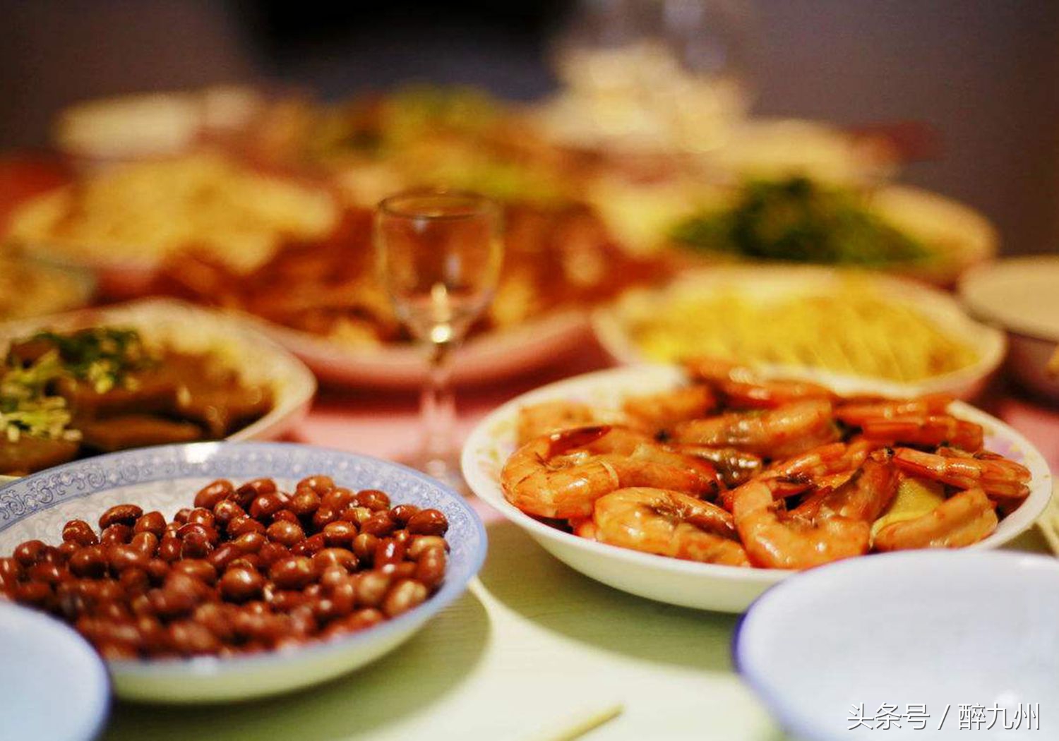 春节回家过年喝酒时请擦亮你的双眼以免落入不良商家的陷阱