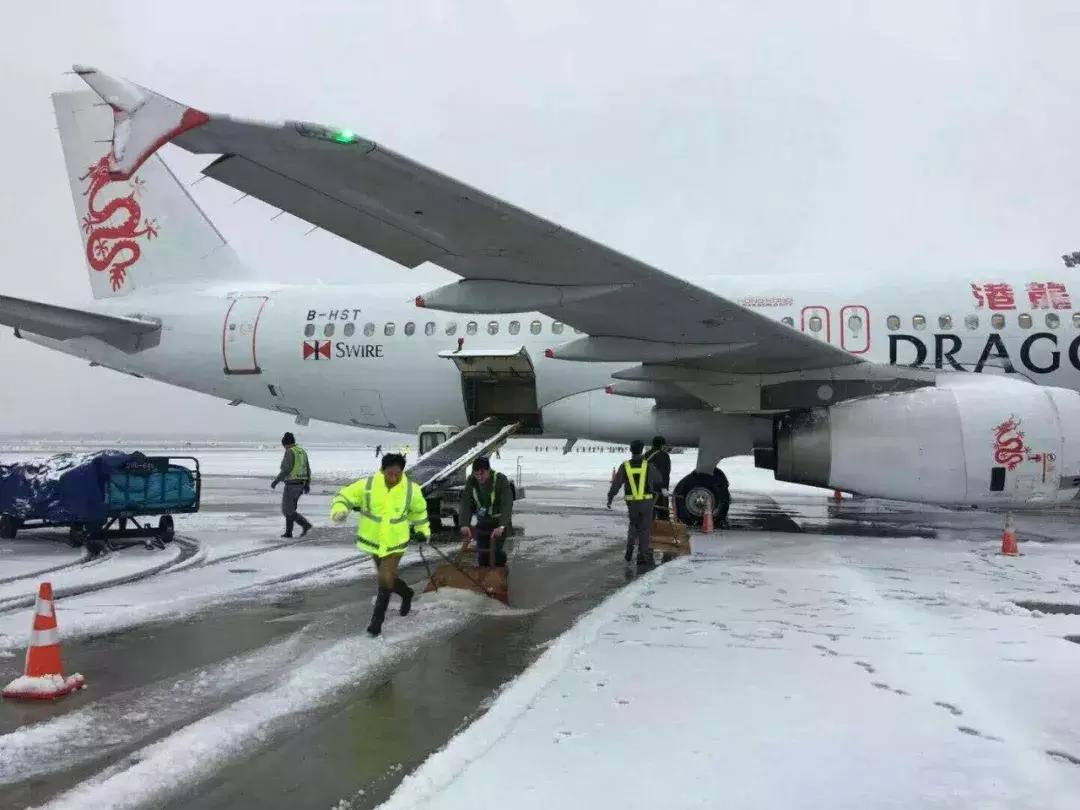 大雪袭城，却畅通无阻！只因为有可敬的他们