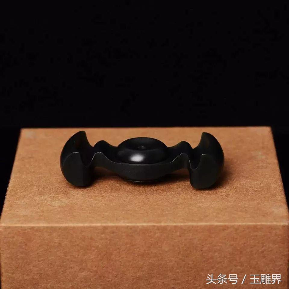 不羁的个性的他跨界玩玉雕，音乐艺人巫启贤都关注