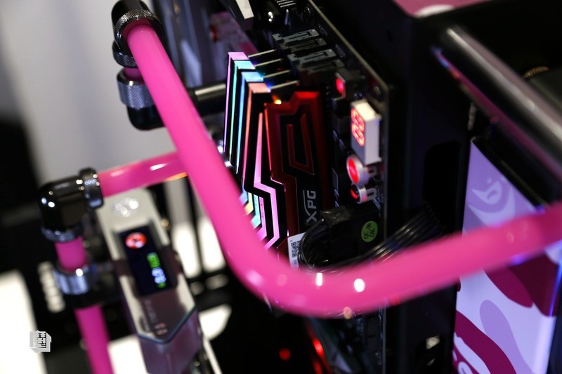 跨界新时尚—MOD玩家重金打造潮牌Aape客制化水冷主机