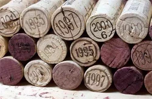 看红酒瓶怎么区别红酒好坏,红酒知识完整版