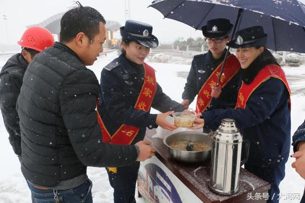 朋友圈被这场大雪刷屏了,冰冷的大雪