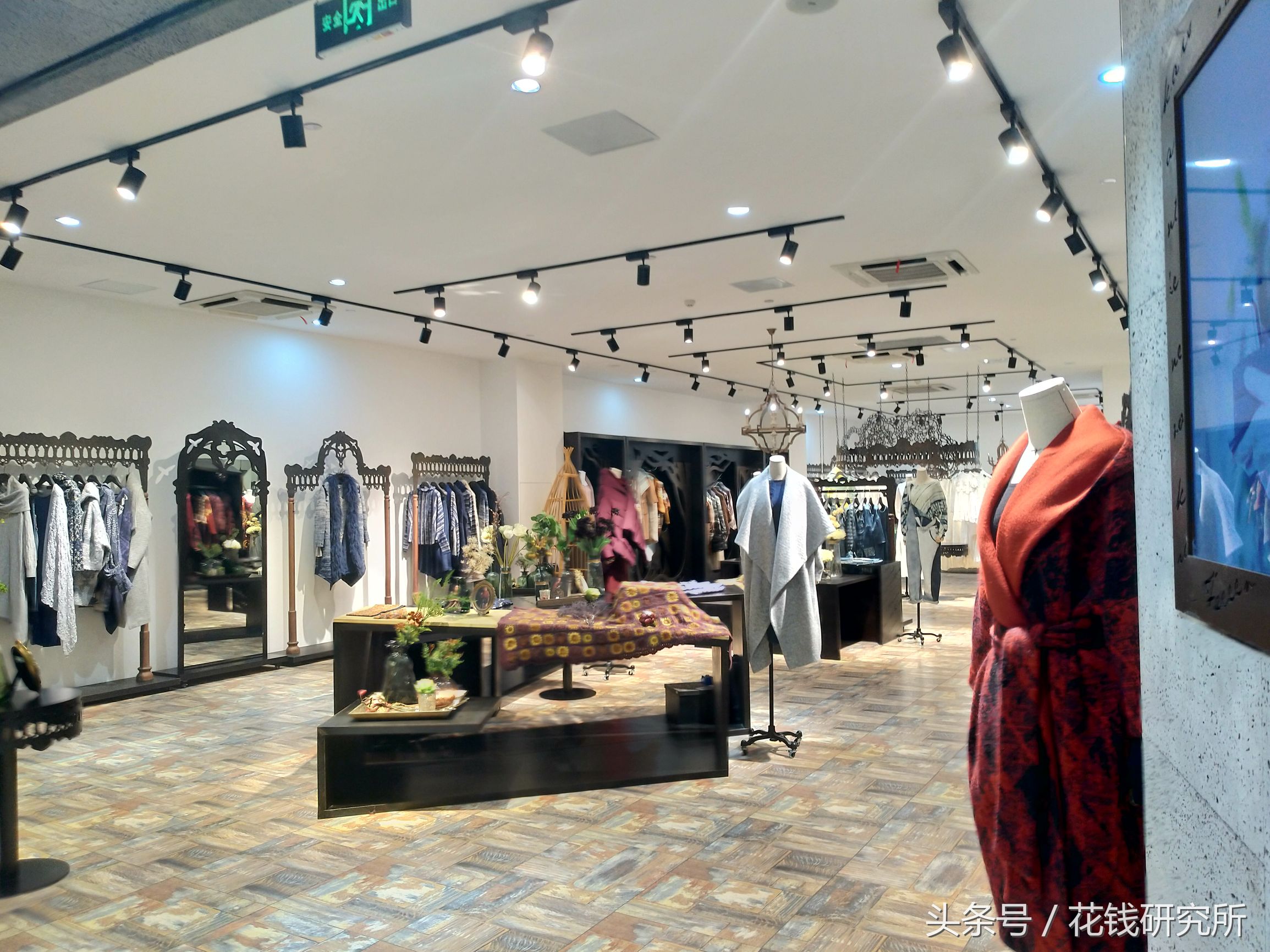 国产新款女装物美价廉,国产女装多少钱一套