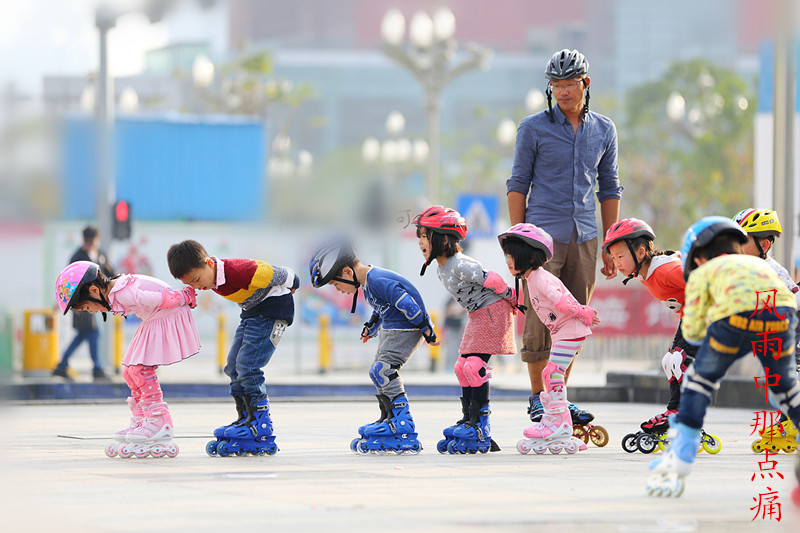 幼儿园学习轮滑的利弊,30岁学轮滑的利弊
