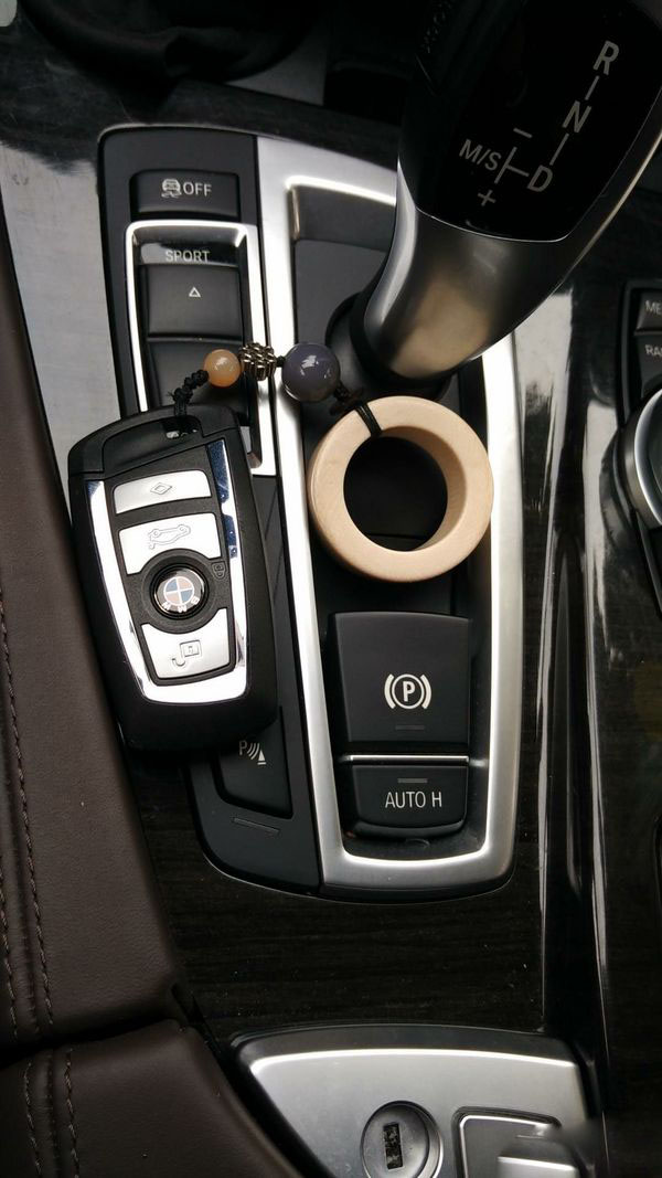 二手车商的噩梦拼接车,二手车商的梦魇白色奥迪a6