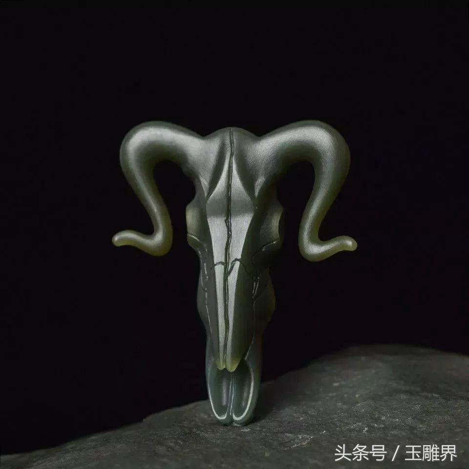 不羁的个性的他跨界玩玉雕，音乐艺人巫启贤都关注