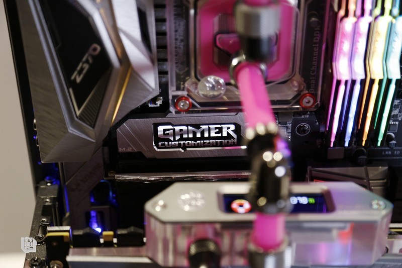 跨界新时尚—MOD玩家重金打造潮牌Aape客制化水冷主机