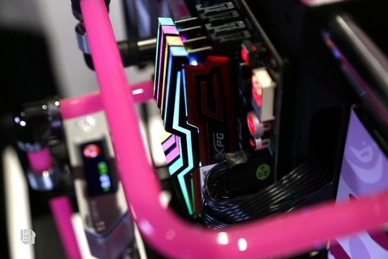 跨界新时尚—MOD玩家重金打造潮牌Aape客制化水冷主机