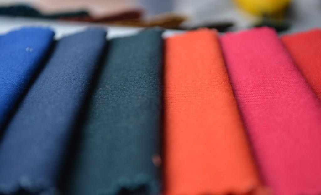 如何区分棉布和涤棉布,怎么区分涤棉和纯棉呢