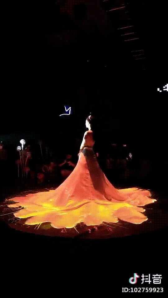 如何策划一场浪漫又有创意的婚礼,如何让你的婚礼创意十足