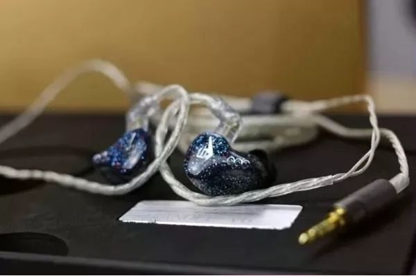 设备总价值超过80万，快来周六来发烧耳机俱乐部沙龙