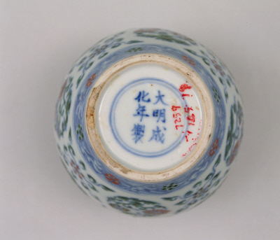 康熙斗彩和成化斗彩谁更好,宣化斗彩和成化斗彩的区别