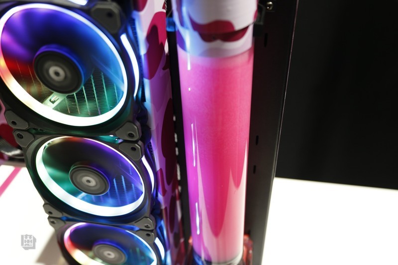 跨界新时尚—MOD玩家重金打造潮牌Aape客制化水冷主机