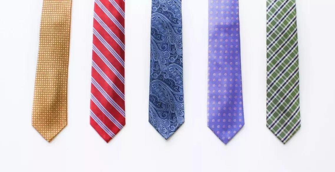 领带总是打歪,领带总是斜的怎么改正