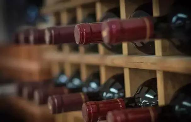 看红酒瓶怎么区别红酒好坏,红酒知识完整版