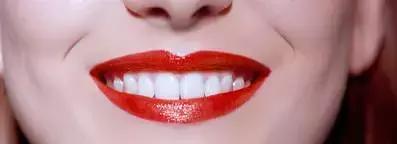 最具潜力的断货王阿玛尼2017新品小红管唇膏