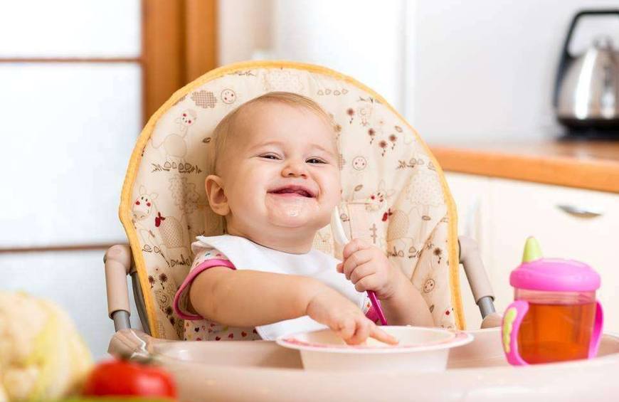 一岁半幼儿吃饭追着喂怎么办,小宝宝追着喂饭
