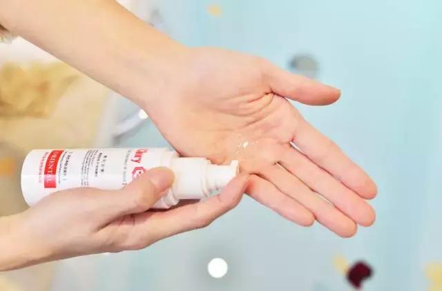 敏感肌卸妆洁面乳,适合敏感肌用的去角质洁面乳