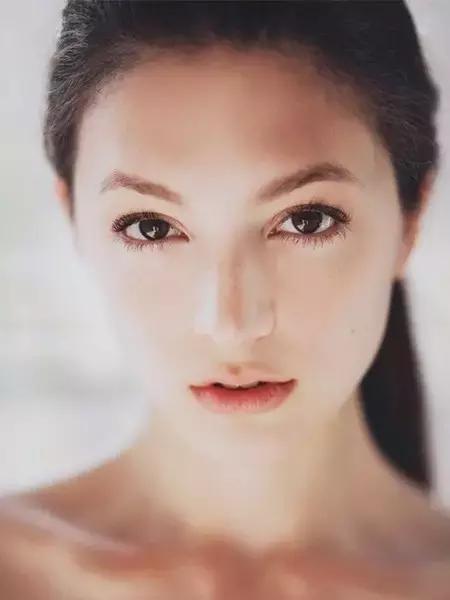 眼线笔晕妆,眼线晕妆怎么办教你一招