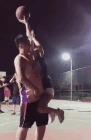 别瞎想，姑娘只是尿急罢了